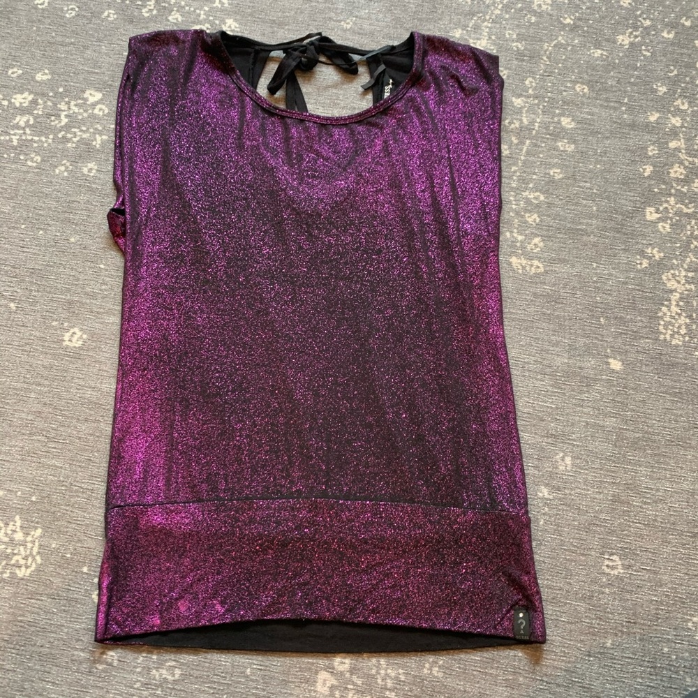 Guess top